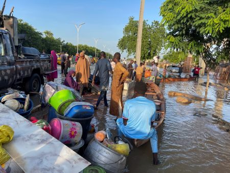 2024 09 19T083927Z 279105310 RC2G2AAS25LL RTRMADP 3 NIGERIA FLOODS TRANSPORT 1729661863