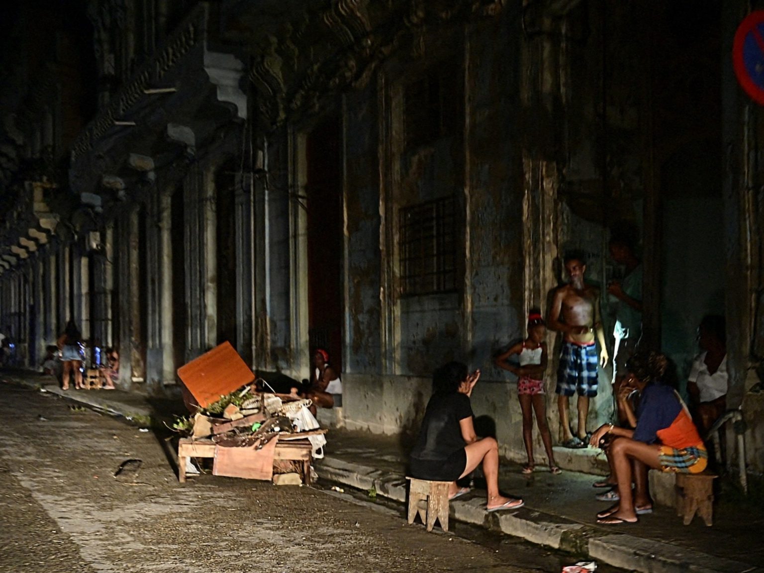 AFP 20241019 36KB2JN v1 HighRes CubaEnergyEconomyBlackoutDailyLife 1729418565