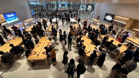 Apple iPhone 16 Launch TRX Malaysia 2