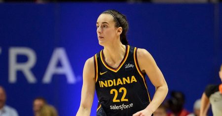 Feature Caitlin Clark Suffers Black Eye in WNBA Playoff Debut as Indiana Fever Drop Game 1 to Sun.jp