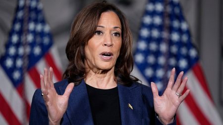 ea82101b kamala harris2