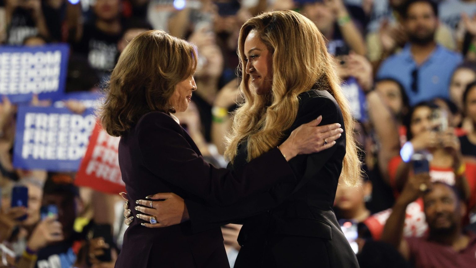 kamala harris beyonce houston tx oct. 25 2024 scaled