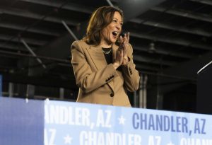 kamala harris chances winning arizona