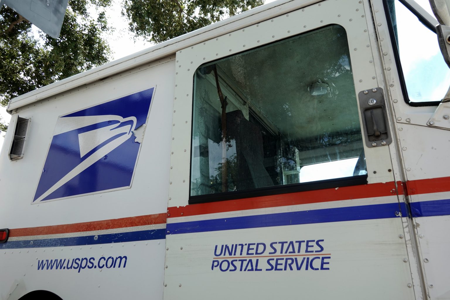 mail truck