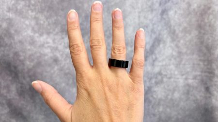 oura ring gen 4 on finger