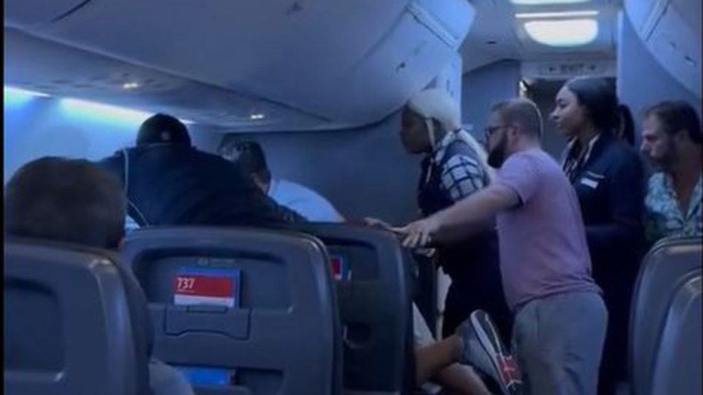 violent passenger on flight 2