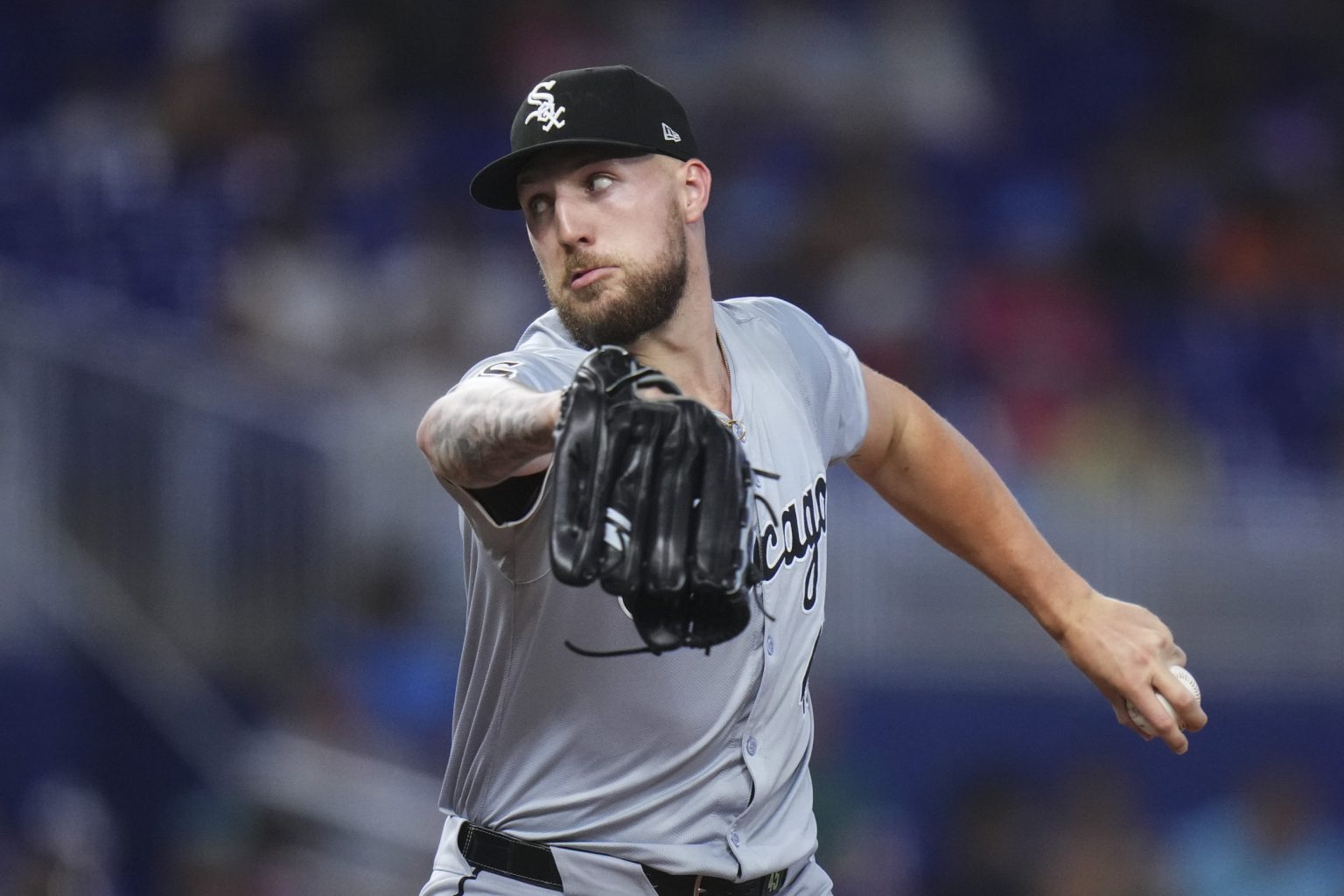 chicago white sox pitcher garrett crochet