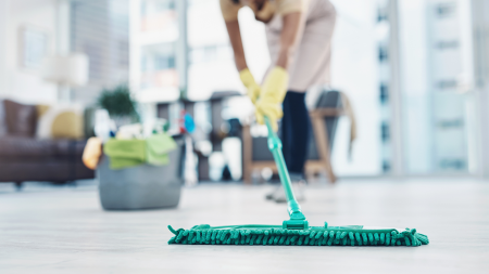 commerce deep clean istock 1291180143