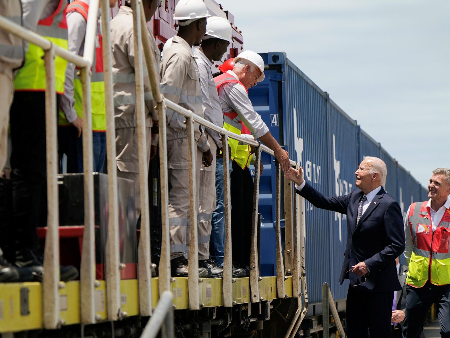 CLEAN WIDE THUMB BIDEN VISITS LOBIDO CORRIDOR 1733342947