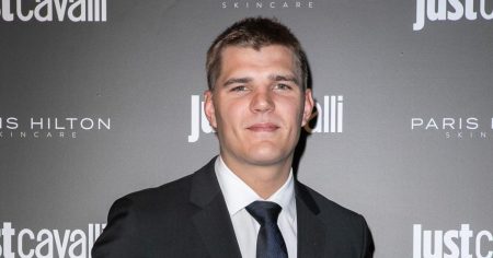 Chris Zylka Facing Multiple Felony Charges After Altercation with Cops While Foaming at the Mouth.jp