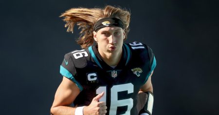 NFL Community Reacts to Brutal Hit on Jacksonville Jaguars QB Trevor Lawrence 1