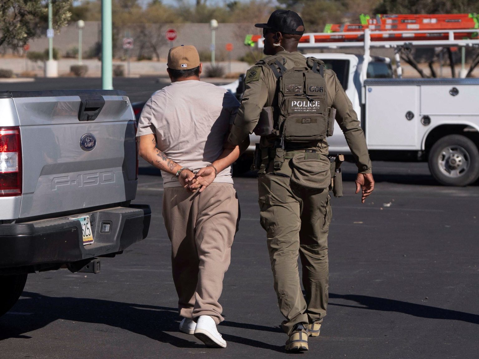 2025 01 26T234008Z 2135998766 RC2XHCADCX6G RTRMADP 3 USA TRUMP MIGRATION MEXICO cropped 1738008436.j