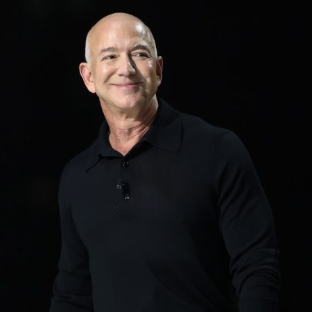 cr 1200x1200 250110144738 Jeff Bezos GettyImages 2188276479