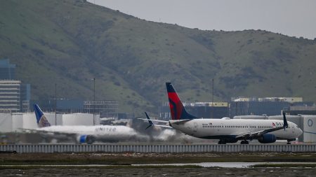 delta and united planes