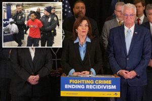 ny state governor kathy hochul 97673950