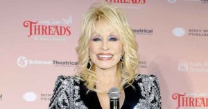 Dolly Parton Says She Couldnt Stop Crying Over Carl Dean Tribute 2206128969