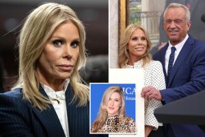 actress cheryl hines gives hubby 99836598