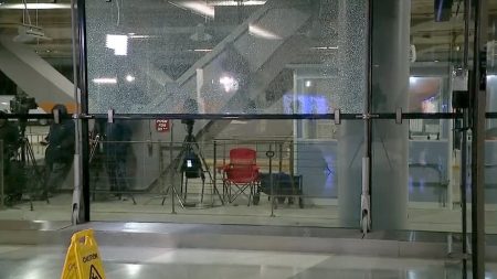 chicago aiport shooting broken glass