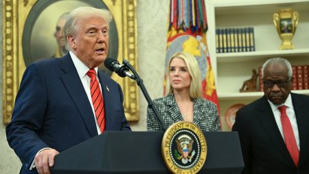 trump bondi thomas swearing in oval office