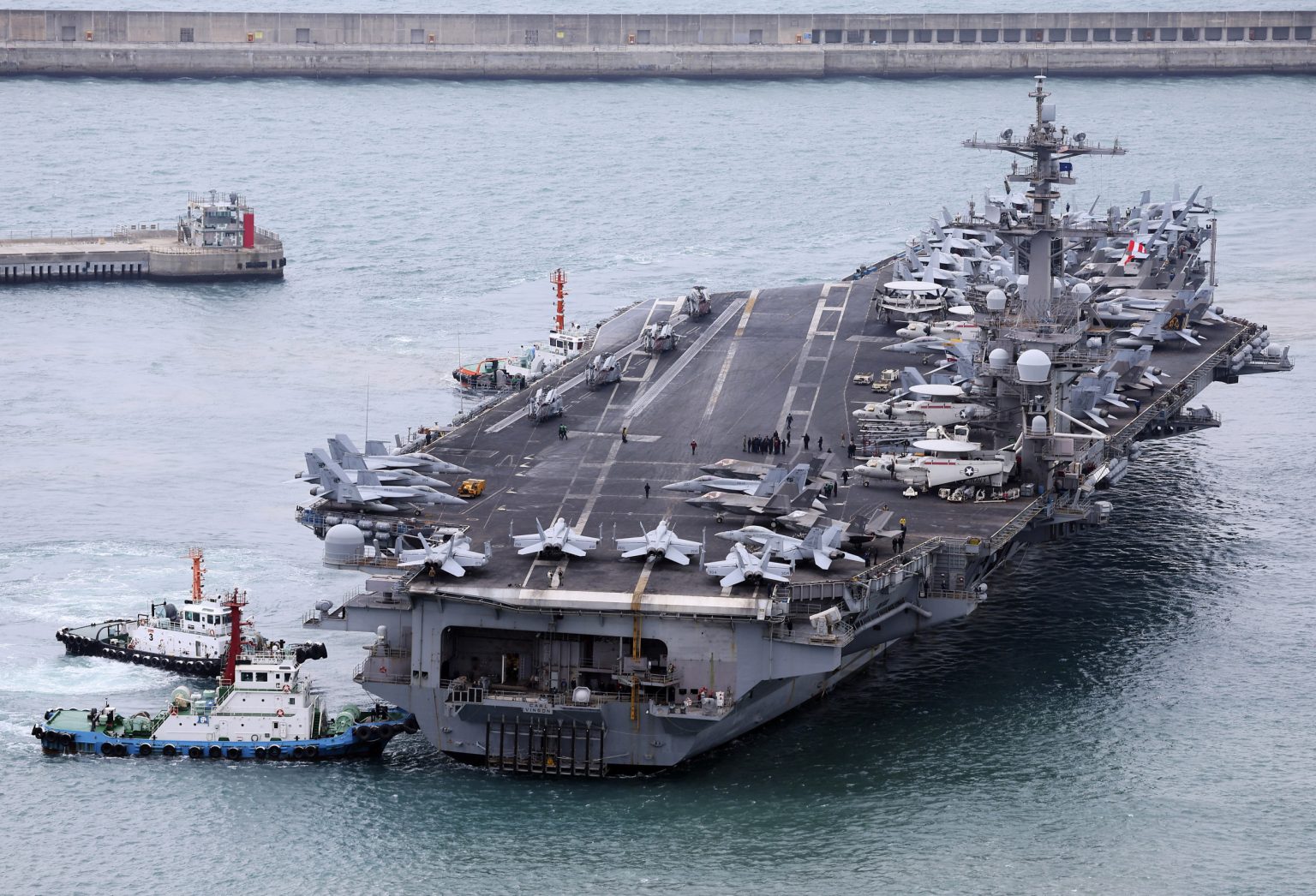 uss carl vinson arrives busan