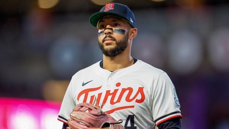 carlos correa trade deadline