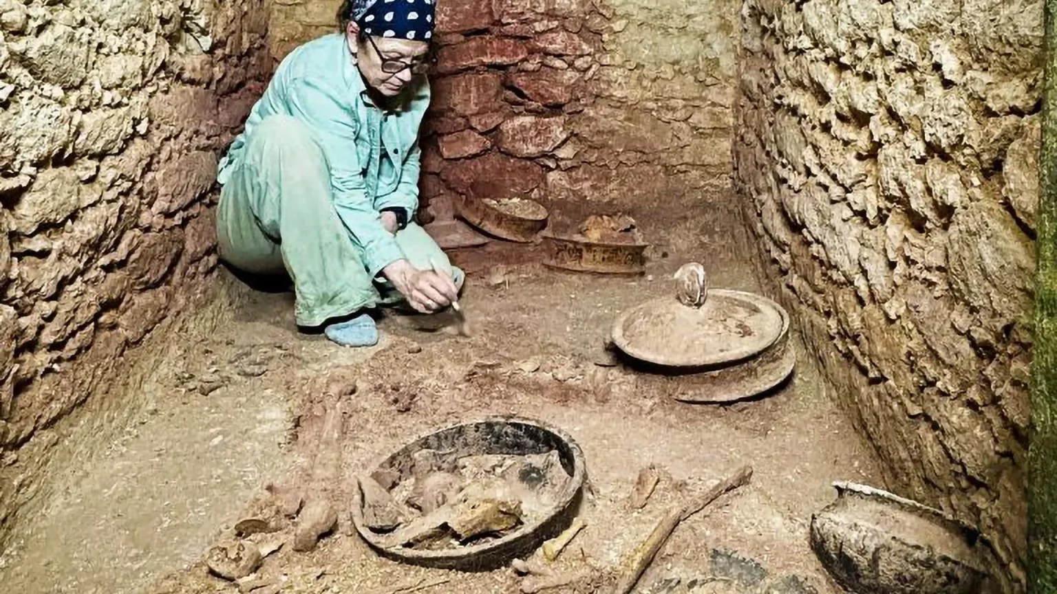 diane chase in newly discovered tomb.webp