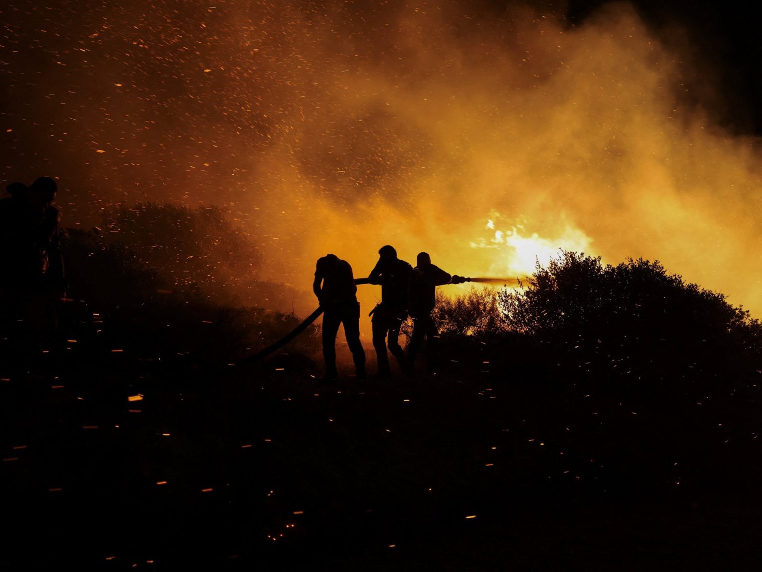 2025 08 08T201606Z 1906935183 RC273GAE2SDY RTRMADP 3 EUROPE WEATHER GREECE WILDFIRE 1754829026