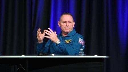 astronaut presser.mp4 2
