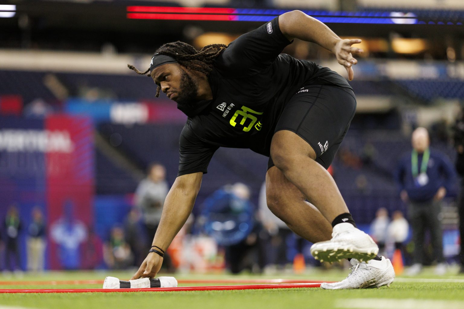 buffalo bills defensive tackle tj sanders