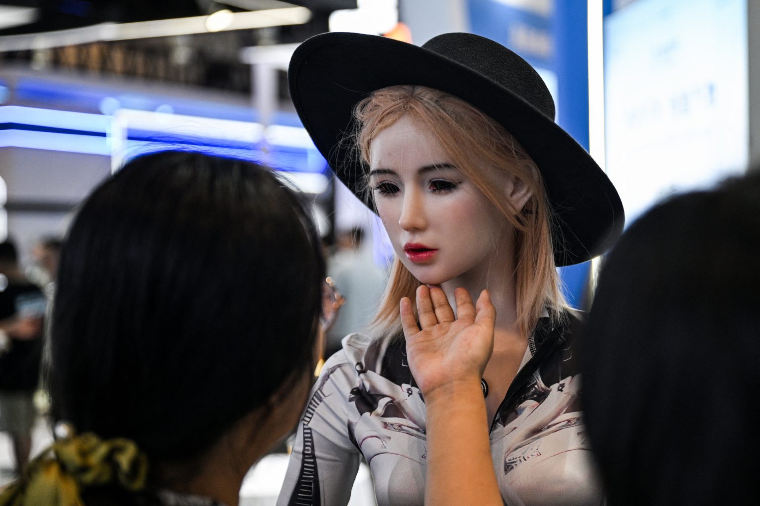 humanoid robot seen shanghai world expo