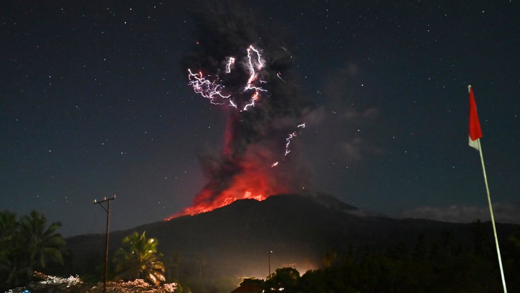 indonesia volcano laki laki 2