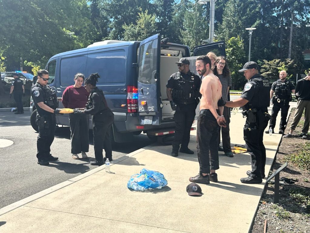 microsoft protest 1260x945