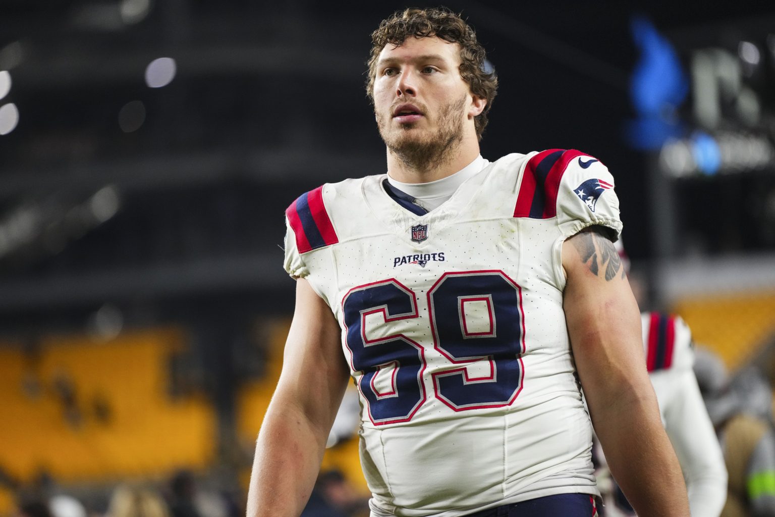 new england patriots lineman cole strange