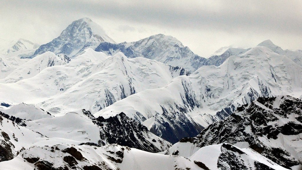 tian shan mountain snow