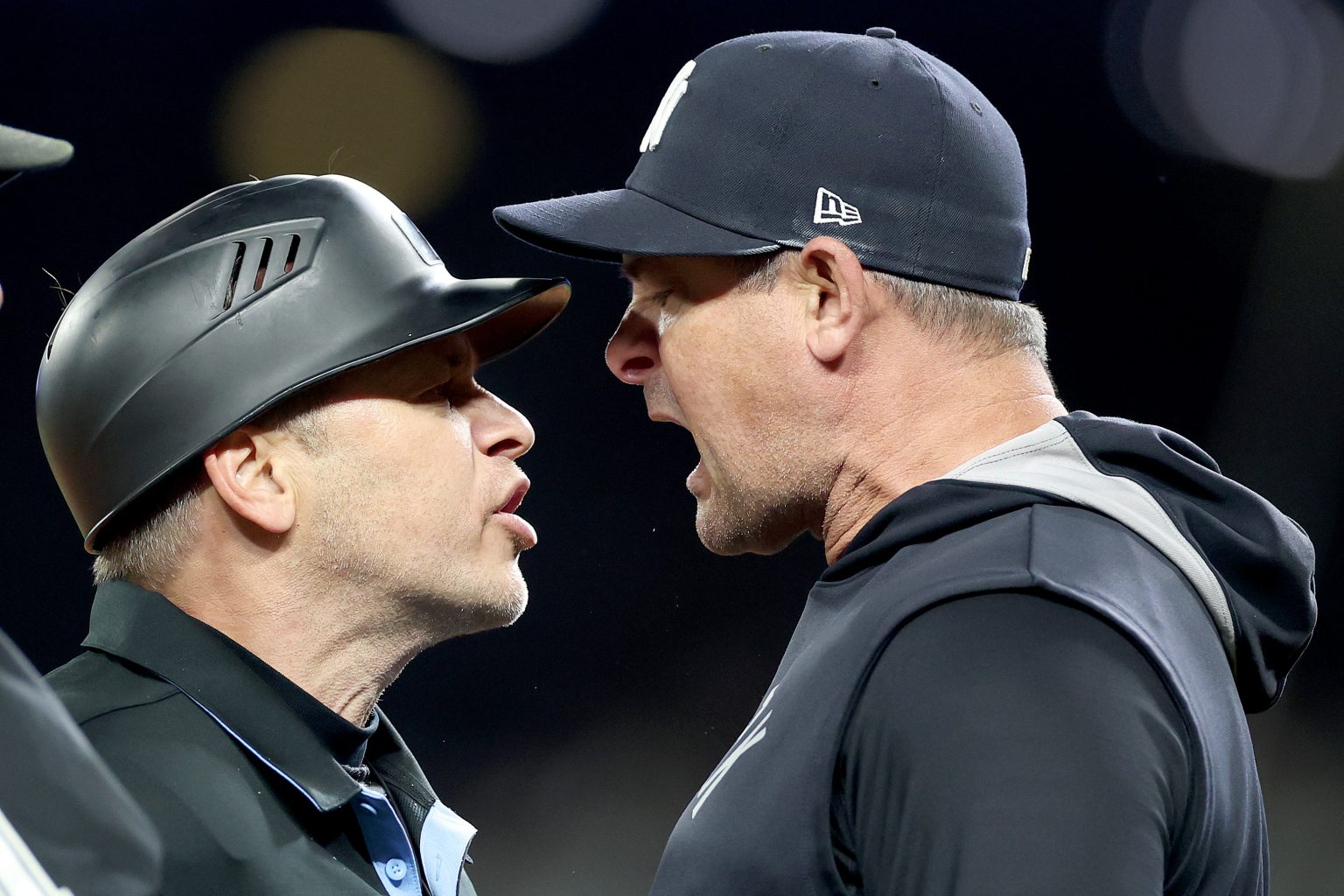 yankees manager aaron boone argues ump