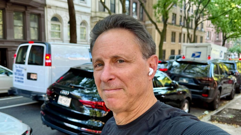 airpods pro 3 wearing