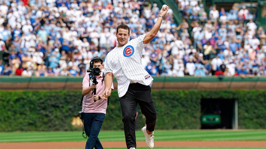 anthony rizzo cubs first pitch