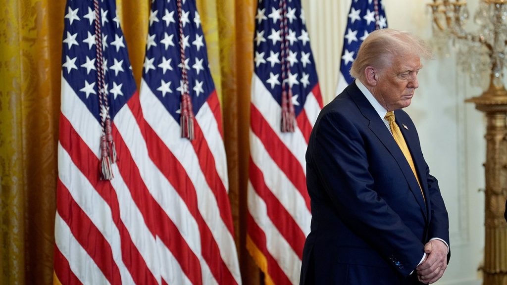 donald trump praying faith museum of the bible