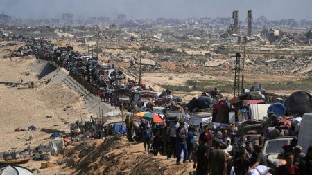 fleeing palestinians