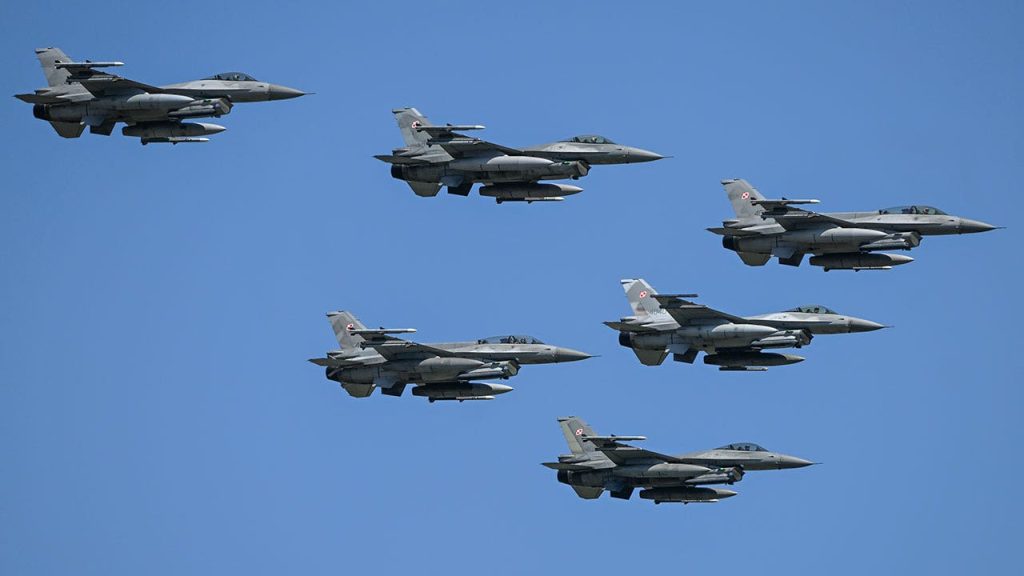 poland f 16s