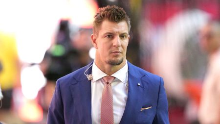 rob gronkowski before game 9525